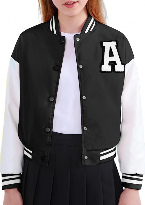 Jaket Varsity dengan pola garis-garis kontras